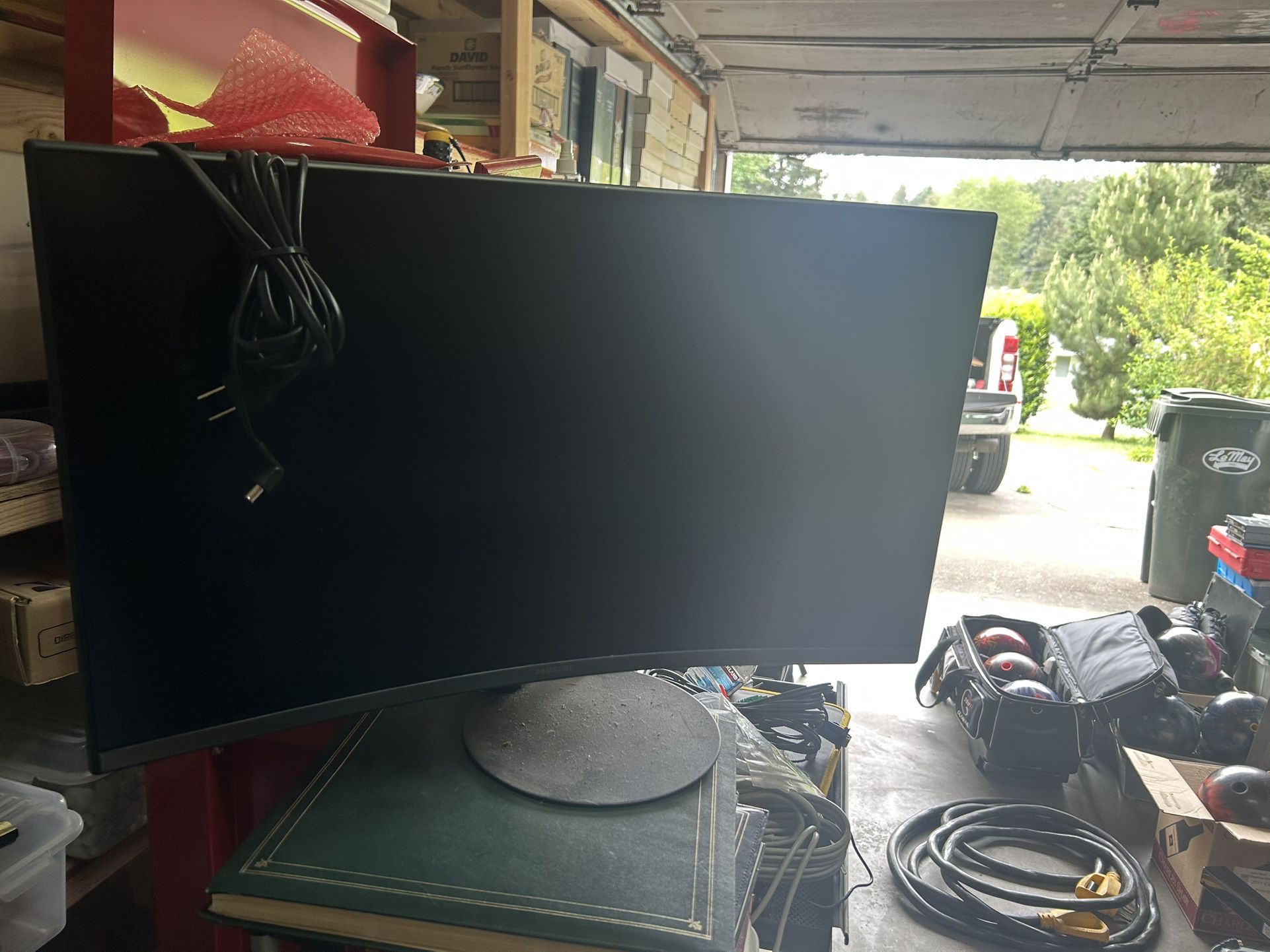 Monitor 24 Inch