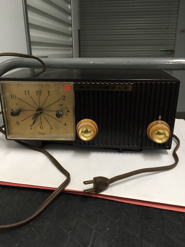 Old clock radio
