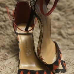 Chinese Laundry Heels - Women Sz 9