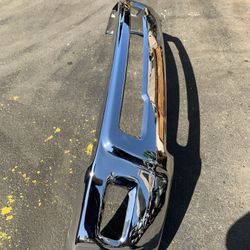 Dodge Ram 2500 / 3500 / 4500 / 5500 Front Bumper OEM 2010 2011 2012 2013 2014 2015 2016 2017 2018 (fog light holes)