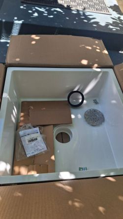 MUSTEE Mop Sink, 24x24, Retail $311