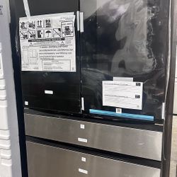 New Charcoal Glass Samsung Bespoke Standard Depth 4-Door French Door Refrigerator in Charcoal Glass Top with Family Hub