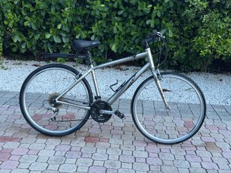 CANNONDALE QUICK Q5  24 SPEED   ALUMINUM FRAME MEDIUM FRAME READY TO RIDE ✅