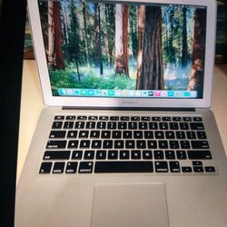 MACBOOK AIR CORE I5 4GB RAM 120GB SSD  13.3 VERY GOOD WORKING LAPTOP 
