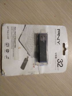 32 GB USB flash drive