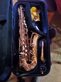 Giardinelli By Eastman Saxophone.  Case Included 