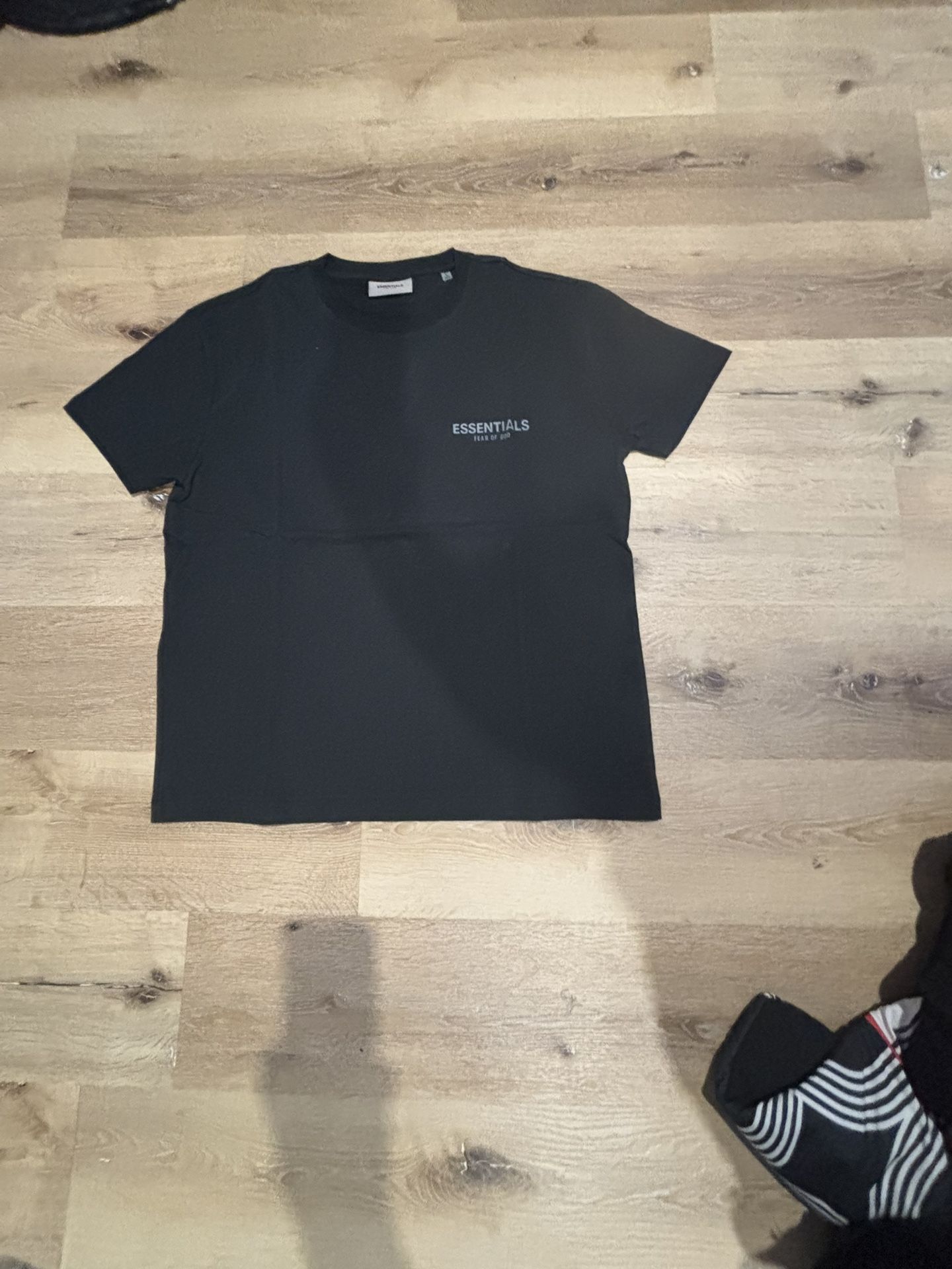 Essentials Black