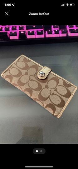 coach clutch wallet