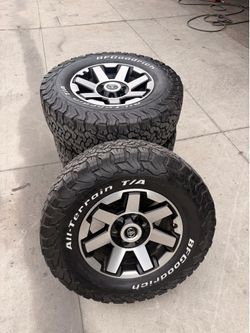 33x12.50r17 Arroyo tires nuevas con 50,000 millas de garantía las 4