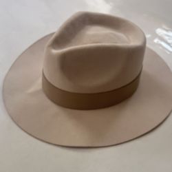 Teressa Foglia x CURATEUR  Hat