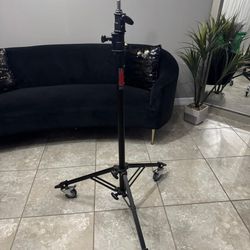 Rolling Studio Stand - black