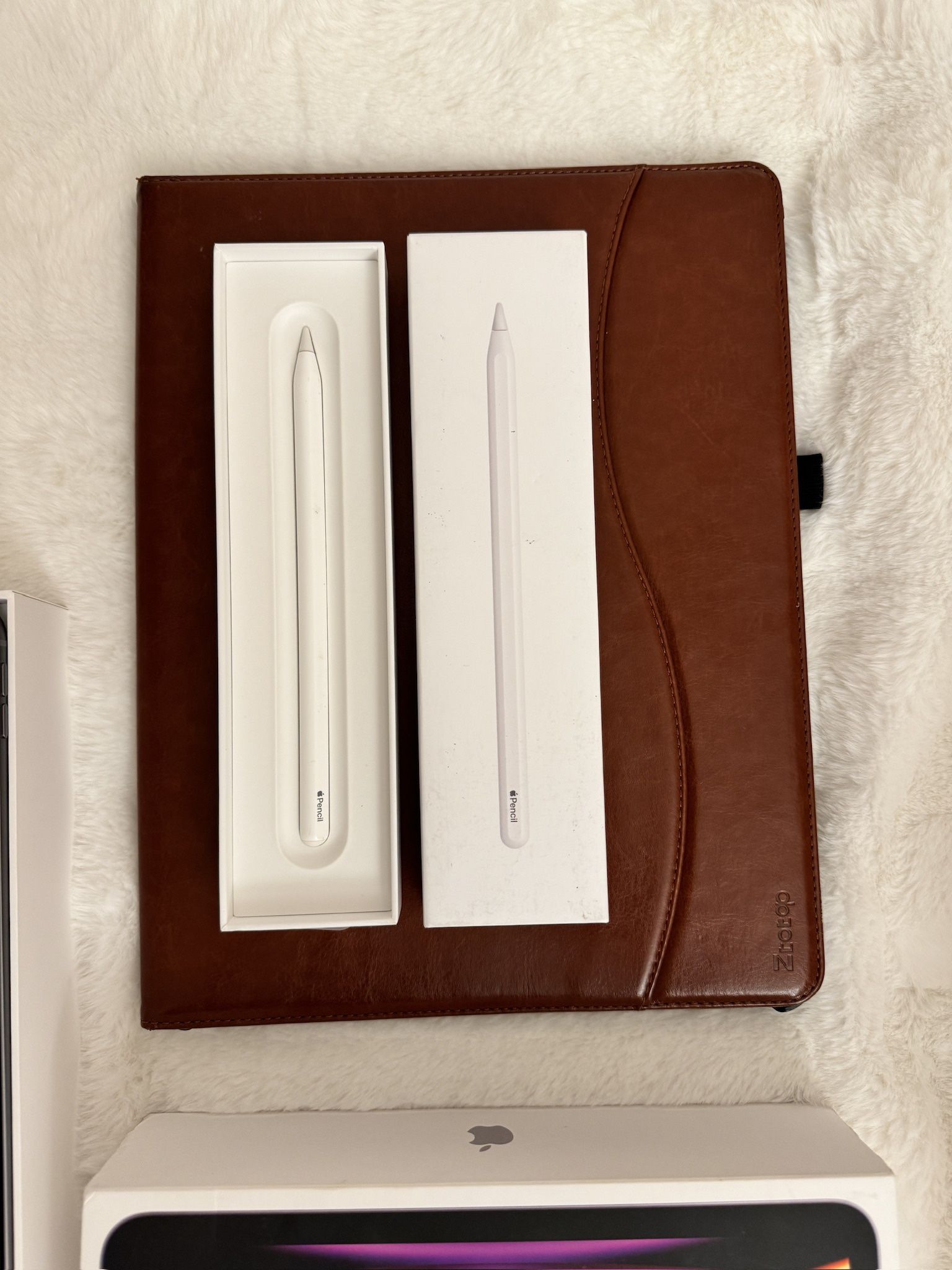 iPad Pro 11” (2nd Gen) Bundle – 128GB Wi Fi + Cellular Apple
