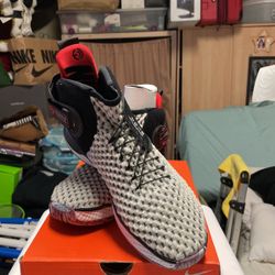 NKE AIR ZOOM UNVRS