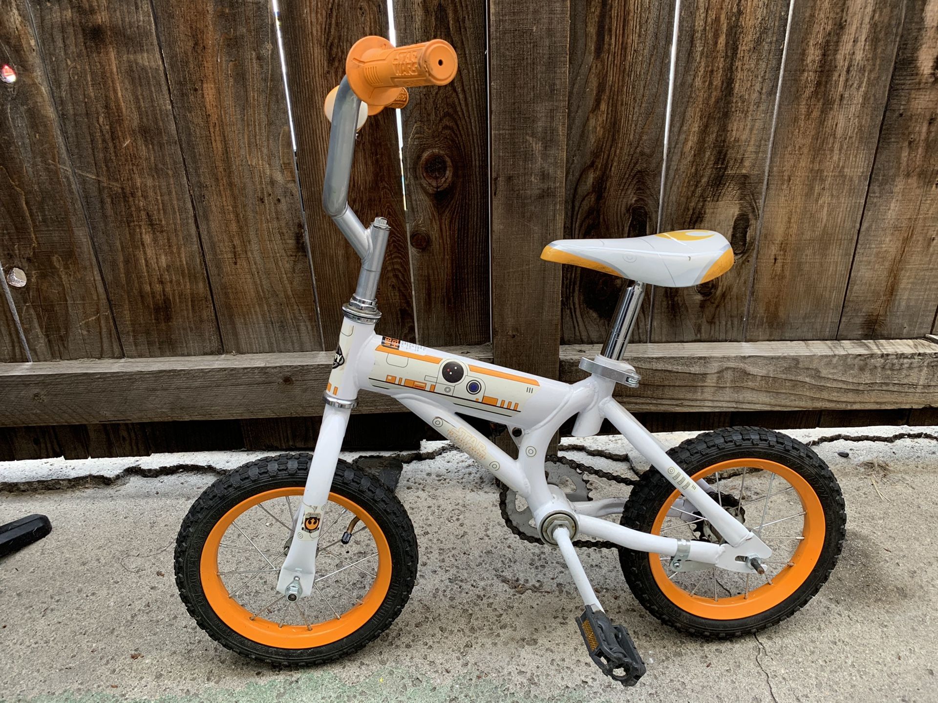 HUFFY Star Wars BB-8 kid’s bike