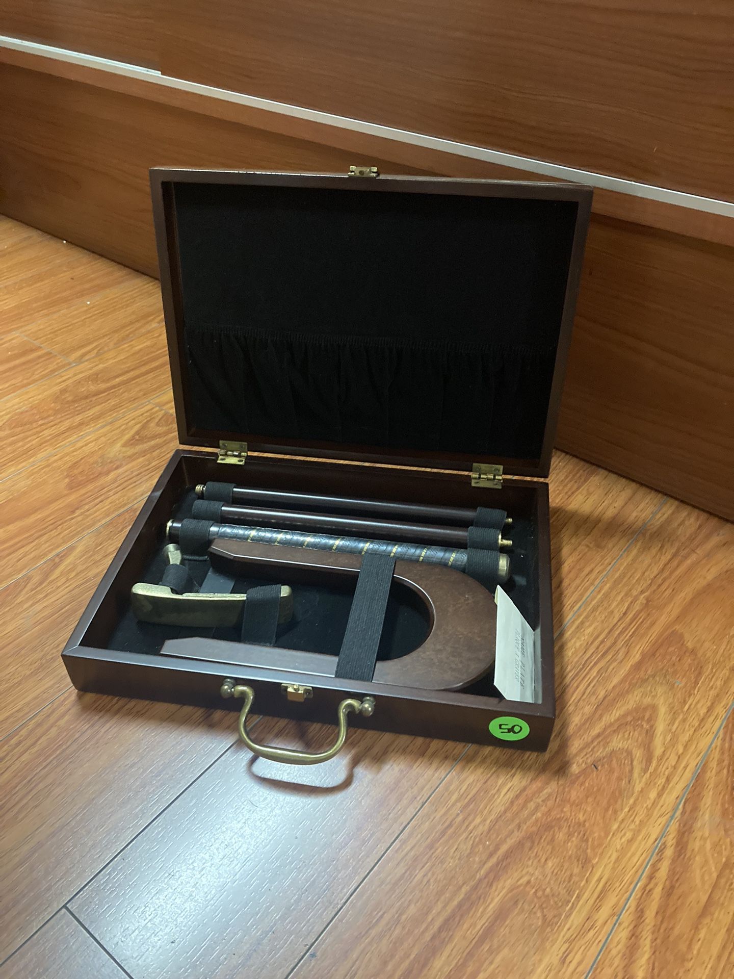 The Bombay Company Office Putter Set