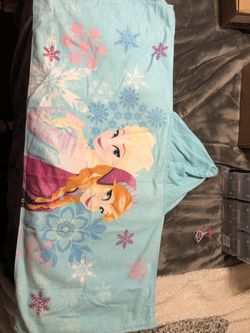 Frozen hoodie towel