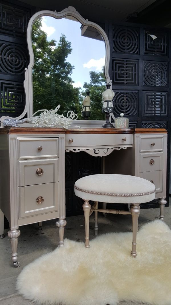Vanity With Bench For In Grand Rapids Mi Offerup