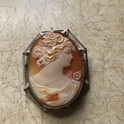 BEAUTIFUL 14K Turn Of The Century Cameo Either Worn As Pin Or Necklace