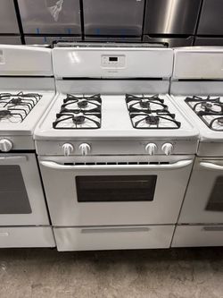 Frigidaire white 4 burner range stove