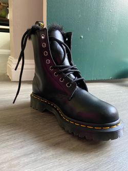 Woman’s Doc Martens Size 5
