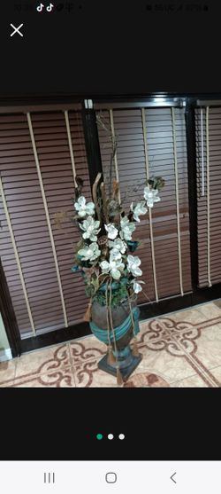 Luxuriouus Magnolia Decorative 