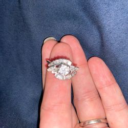 14kt gold and diamond engagement ring