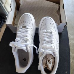 New Nike Men's Air Force 1 sneakers
