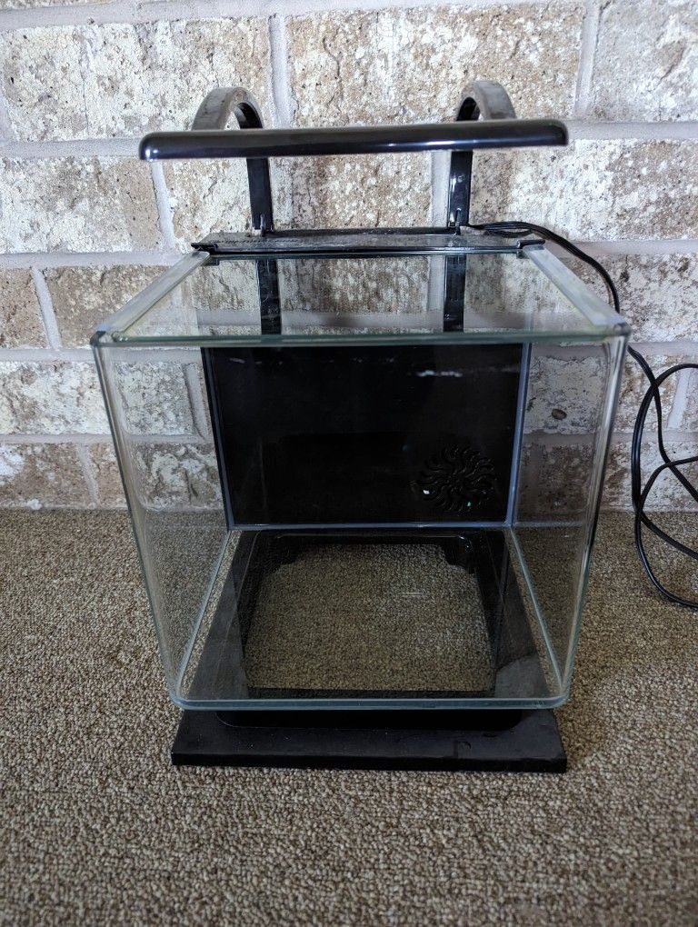 5 Gallon Glass Fish Tank With Light, Heater, Accessories - GloFish Brand Tank In Great Condition