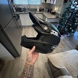 Moto 10 Carbon Size Large 