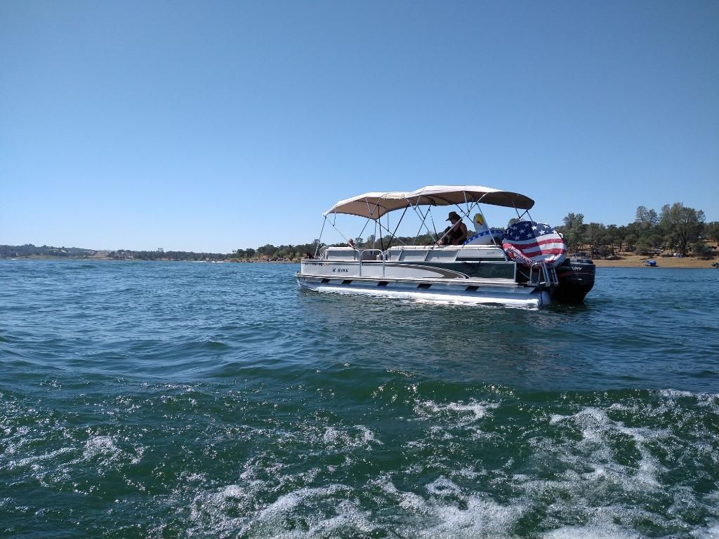 1999 Fisher 240 hawk