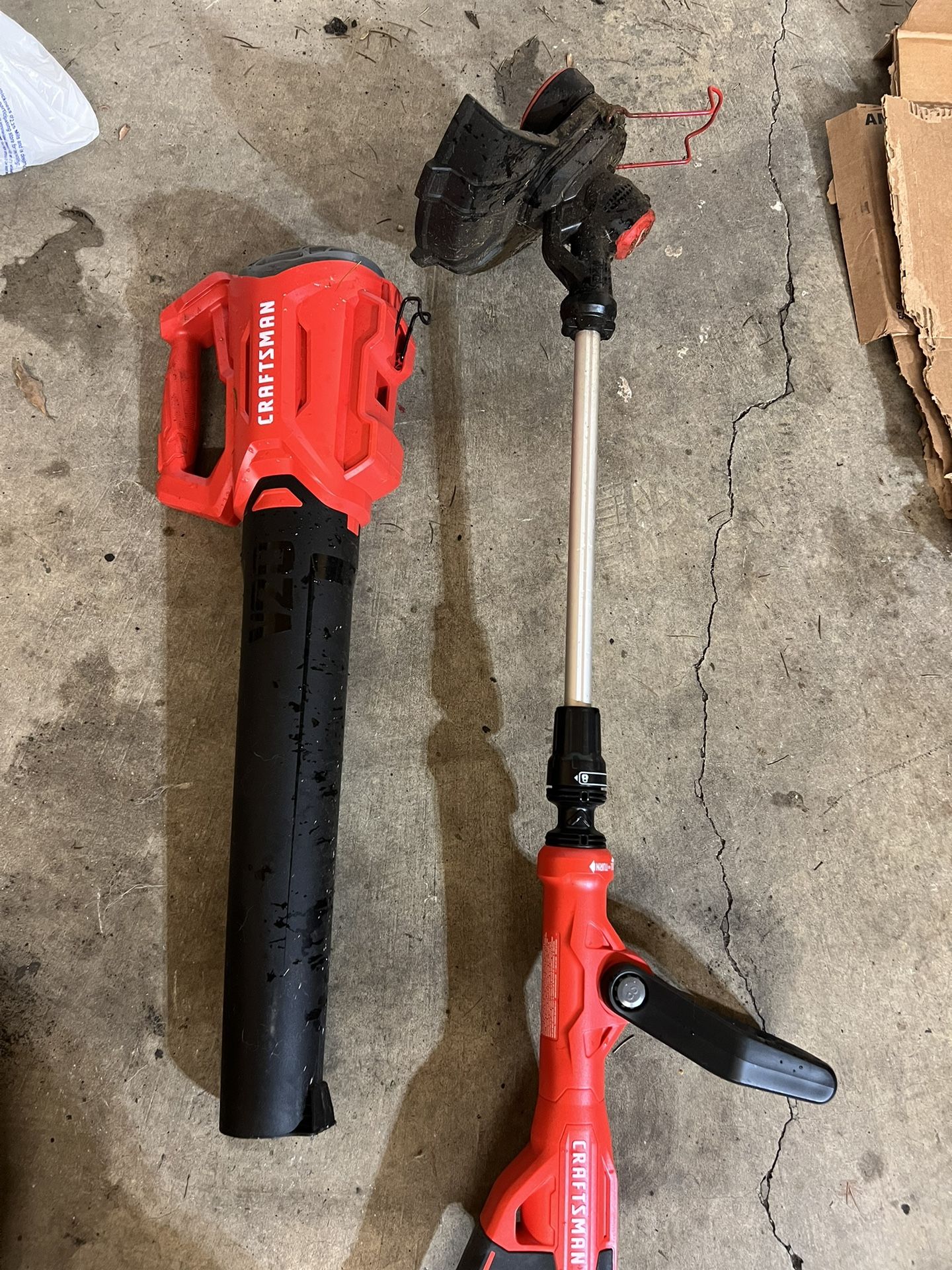 Craftsman Blower/weed wacker combo 20volt ****DEAL**** 60 for Sale in