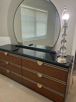 Dresser mirror