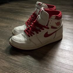 Nike Jordan 1 Retro High OG Red Metallic 2017