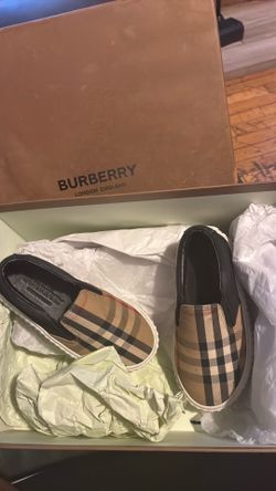 Burberry kids shoes