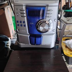 Kick*** Stereo  Kenwood 2 Large Speakers 100$