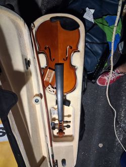 Violin with Bow and Hard Case