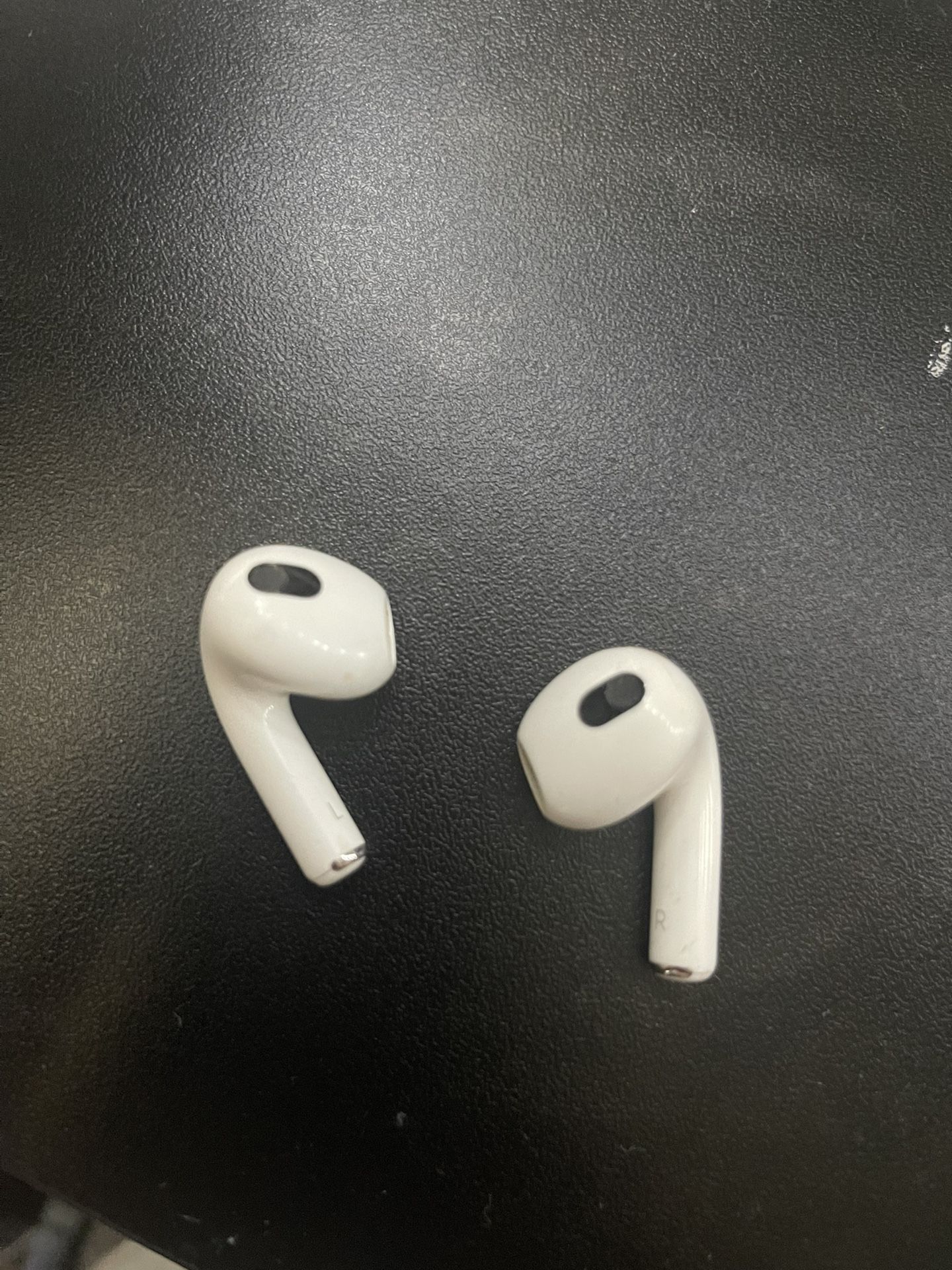Airpod 3rd Generation Dose Not Come With Case