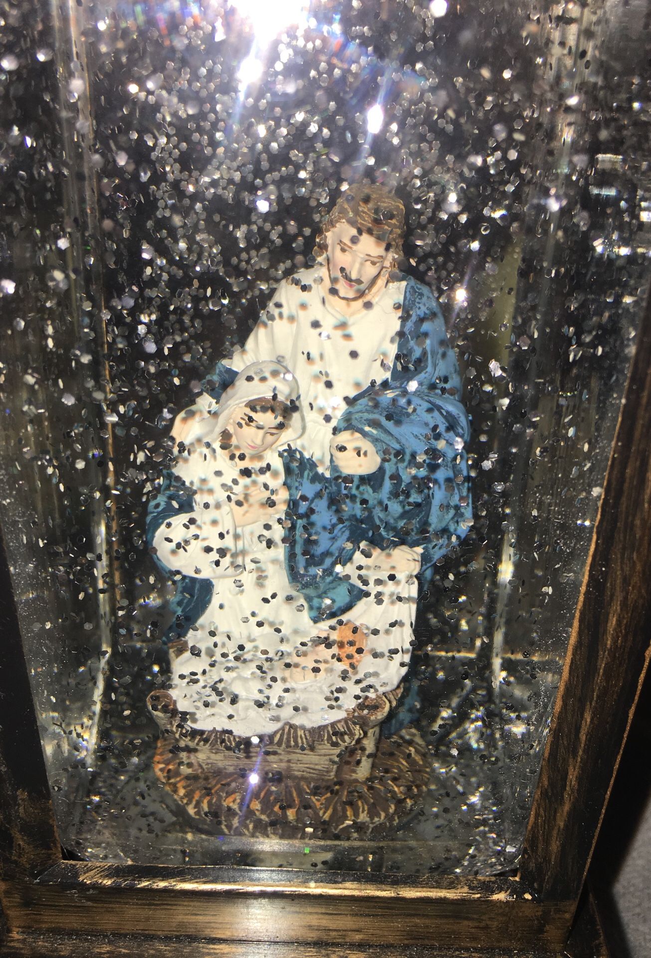 Snow globe plays silent night