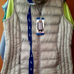 NWT Womens 32 Degrees Puffer Vest