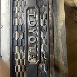 TRD TOYOTA  TACOMAGRILL