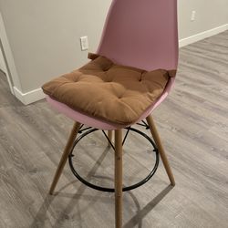 Bar chair with a pillow
