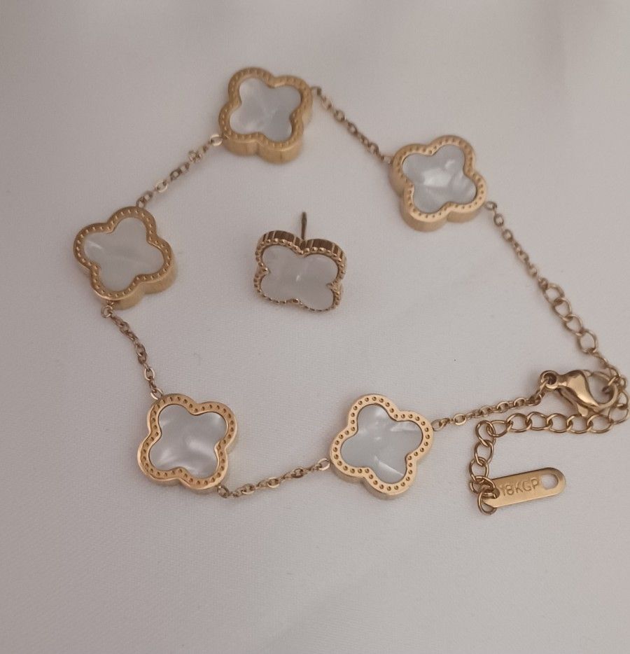 Clover Bracelet Set