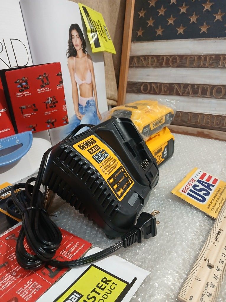 NEW DEWALT 20V STARTER KIT