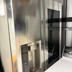 LG Stainless Steel Side-by-Side Refrigerator w/ Ice & Water Dispenser