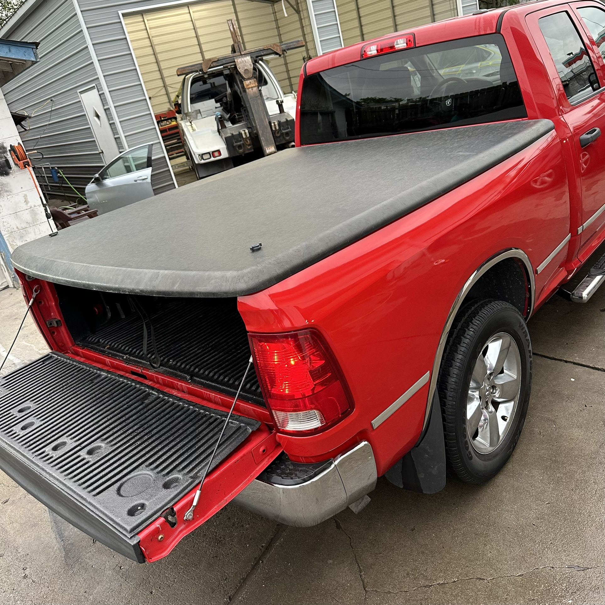 2010 Dodge Ram 1500 Bed Cover 