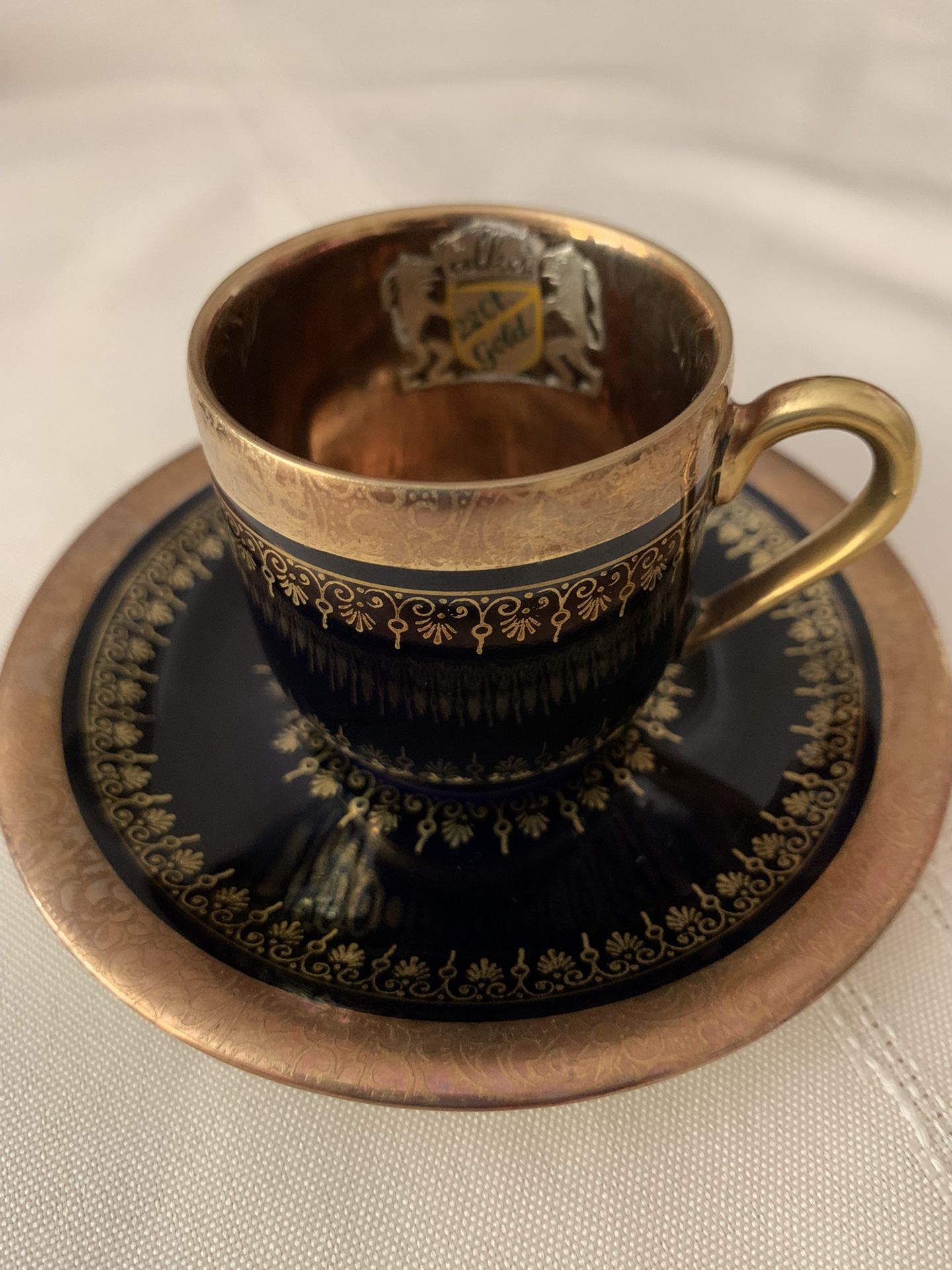 Alka Bavaria Fine Kobalt — 22 KT Gold Demitasse Cup & Saucer #679