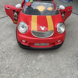 KidTrax Kid Trax 12V Mickey Mouse Coupe Ride on Vehicle