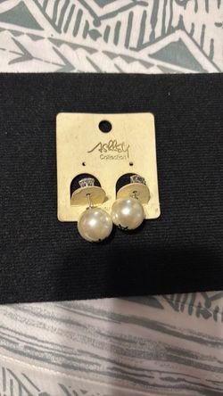 Ashley Collection Pearl Stud Earrings
