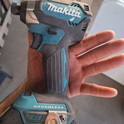 Drill makita