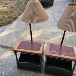 Beautiful Pair of Matching End Tables / Nightstands - Great Condition!
